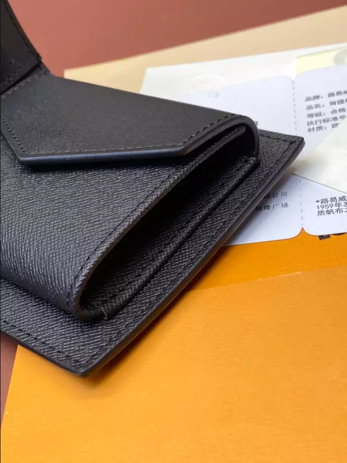 LV MARCO WALLET TAIGA LEATHER - RRG092