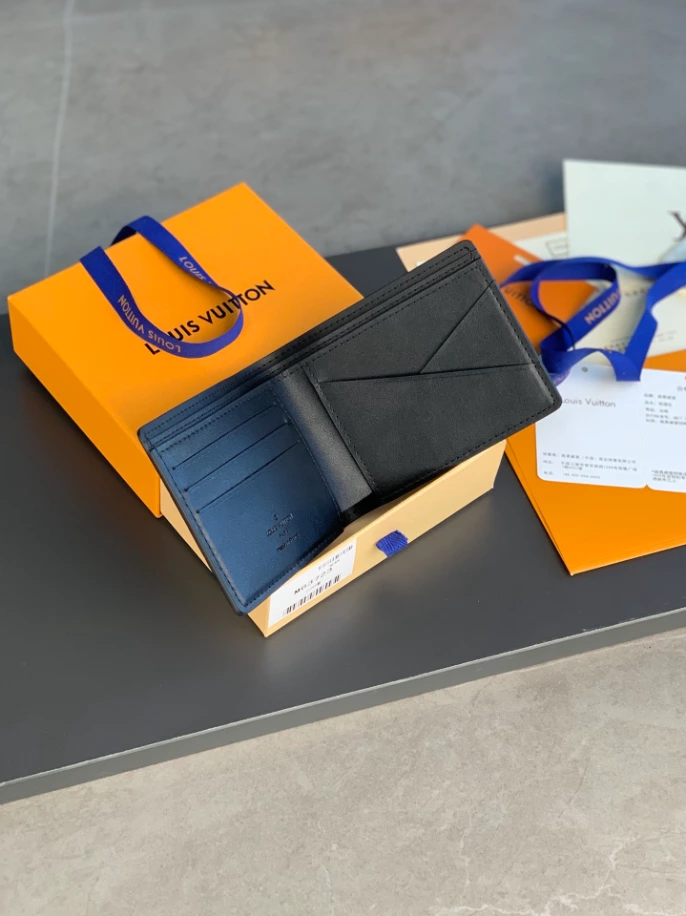 LV MULTIPLE WALLET- RRG085