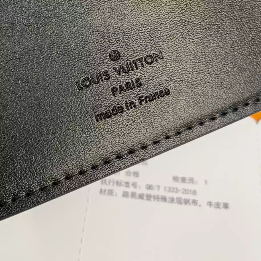 LV MULTIPLE WALLET- RRG085
