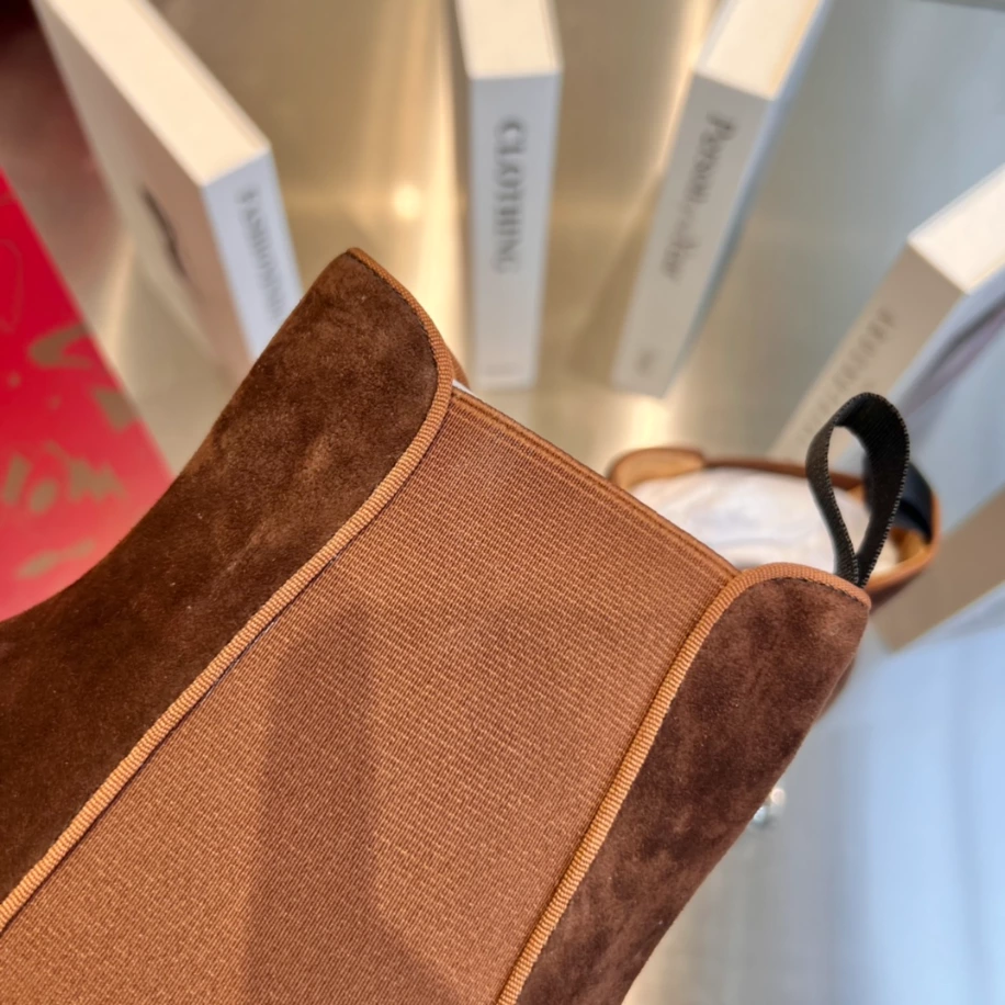 CHRISTIAN LOUBOUTIN HIGH-TOP SNEAKER - CL178