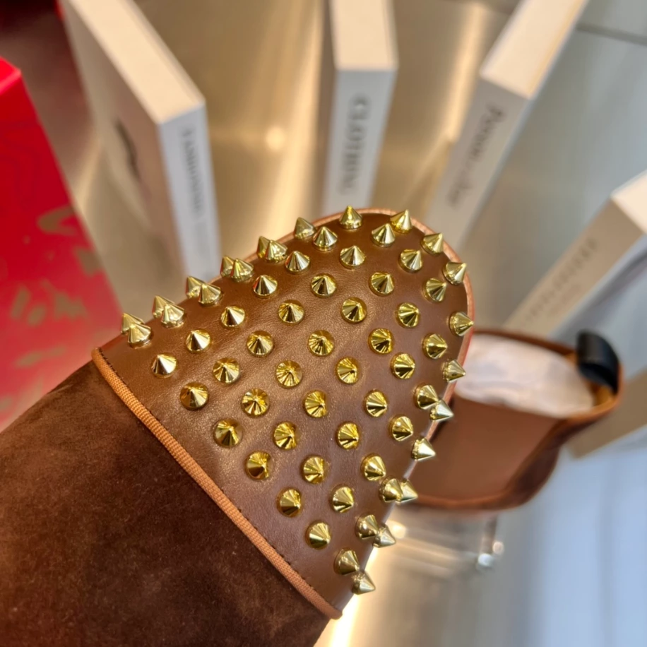 CHRISTIAN LOUBOUTIN HIGH-TOP SNEAKER - CL179