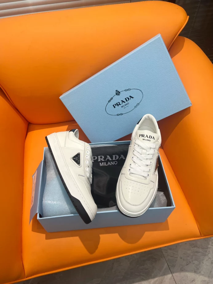 PRADA DOWNTOWN LEATHER SNEAKERS IN WHITE - PRD010