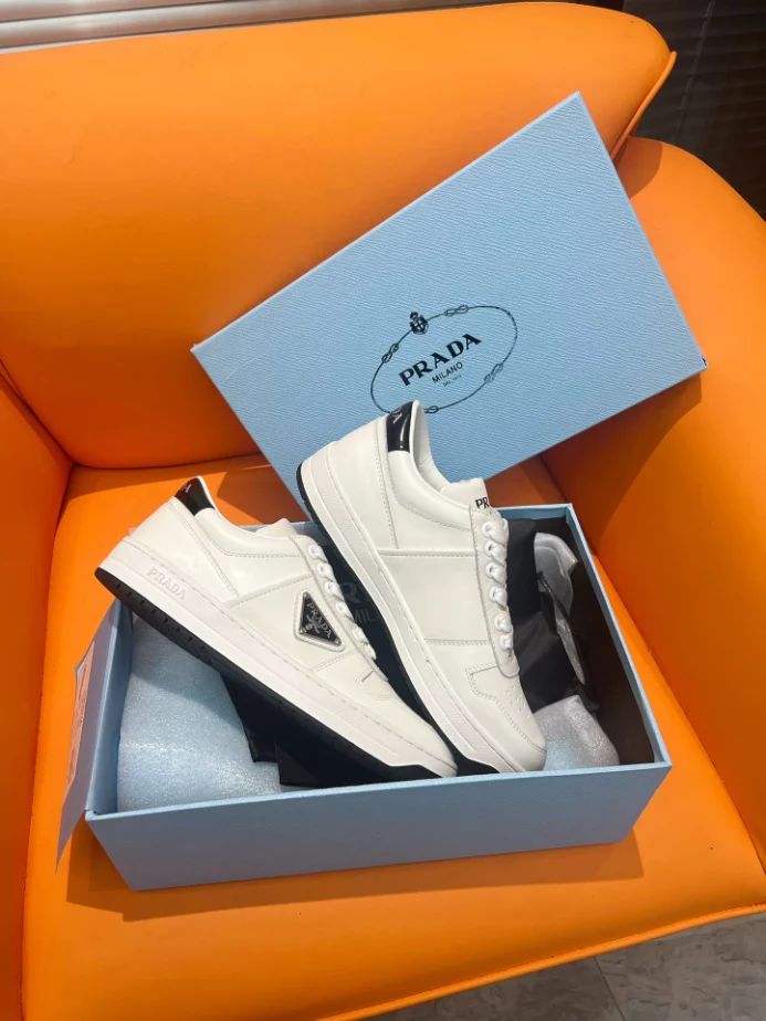 PRADA DOWNTOWN LEATHER SNEAKERS IN WHITE - PRD010