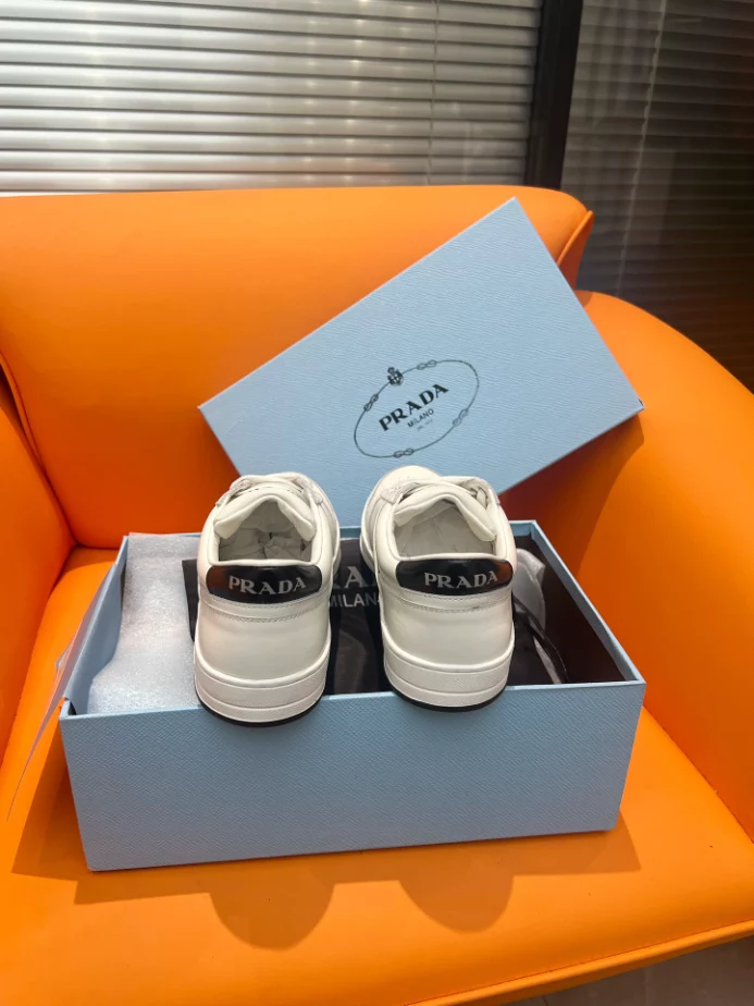 PRADA DOWNTOWN LEATHER SNEAKERS IN WHITE - PRD010