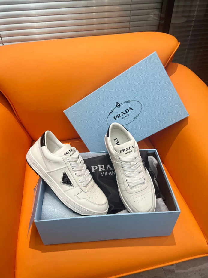 PRADA DOWNTOWN LEATHER SNEAKERS IN WHITE - PRD010