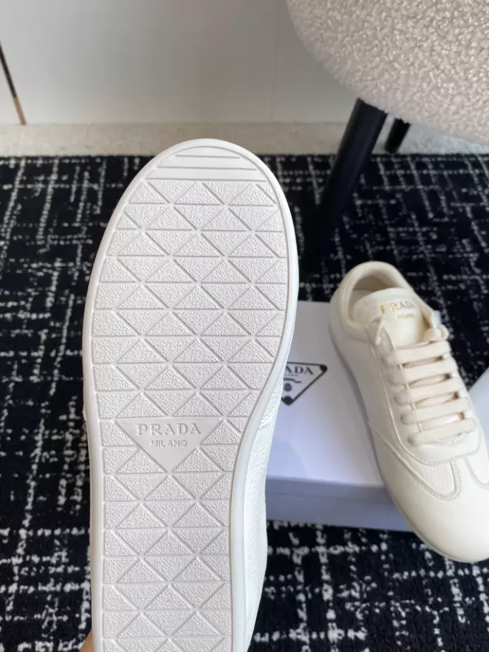 PRADA LEATHER SNEAKERS - PRD034