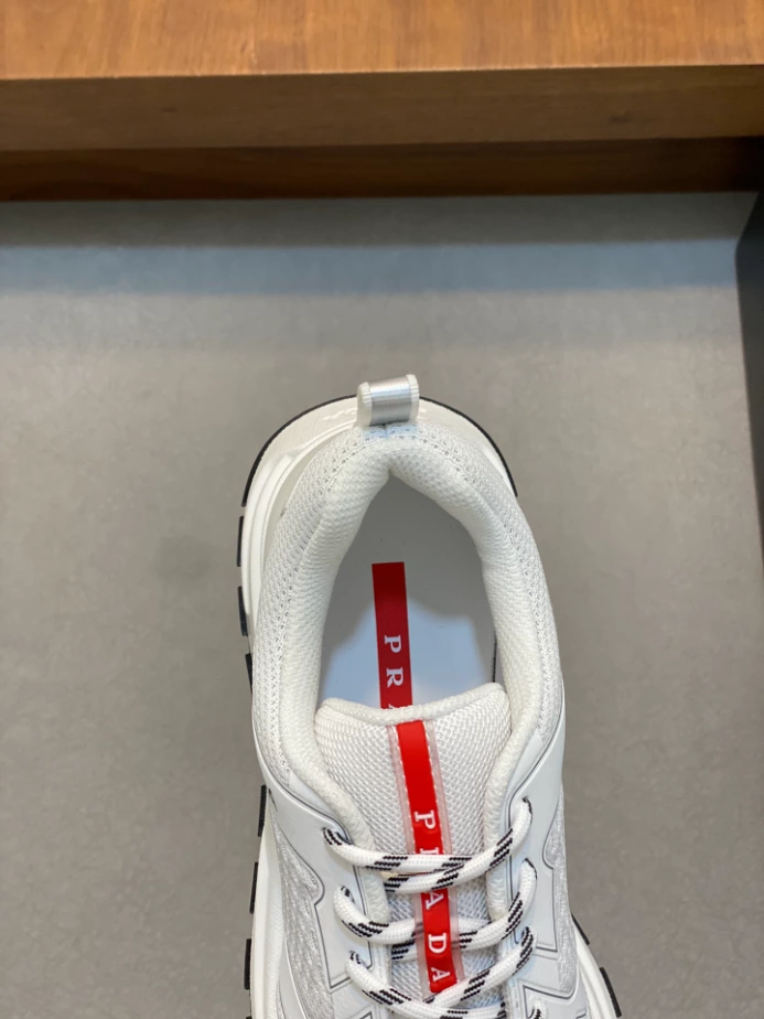 PRADA SNEAKERS - PRD051