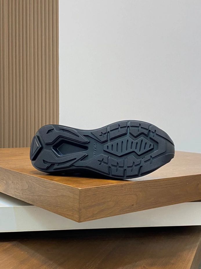 PRADA SNEAKERS - PRD058