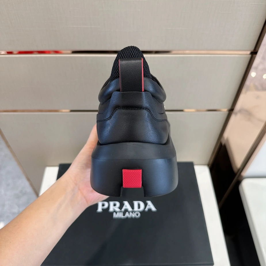 PRADA SNEAKERS - PRD073