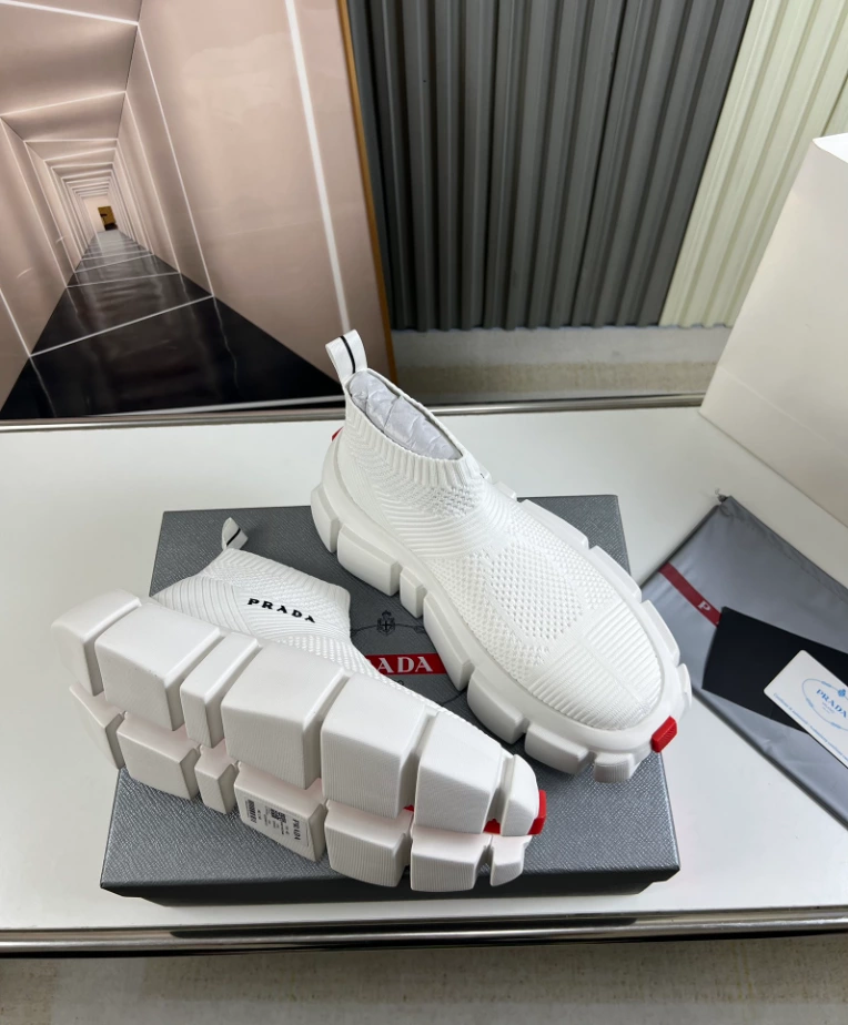 PRADA SNEAKERS - PRD076