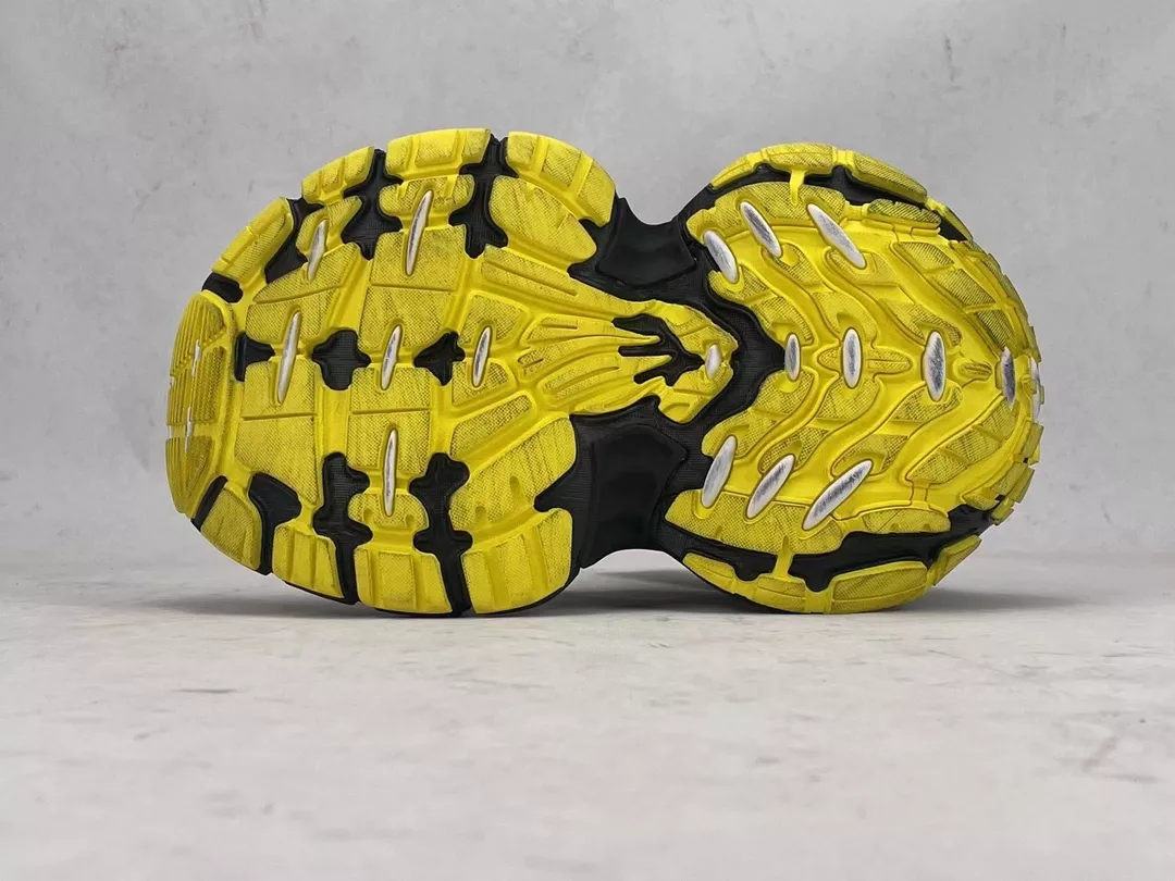 BALENCIAGA MEN'S 10XL SNEAKER IN GREY/YELLOW - BB272