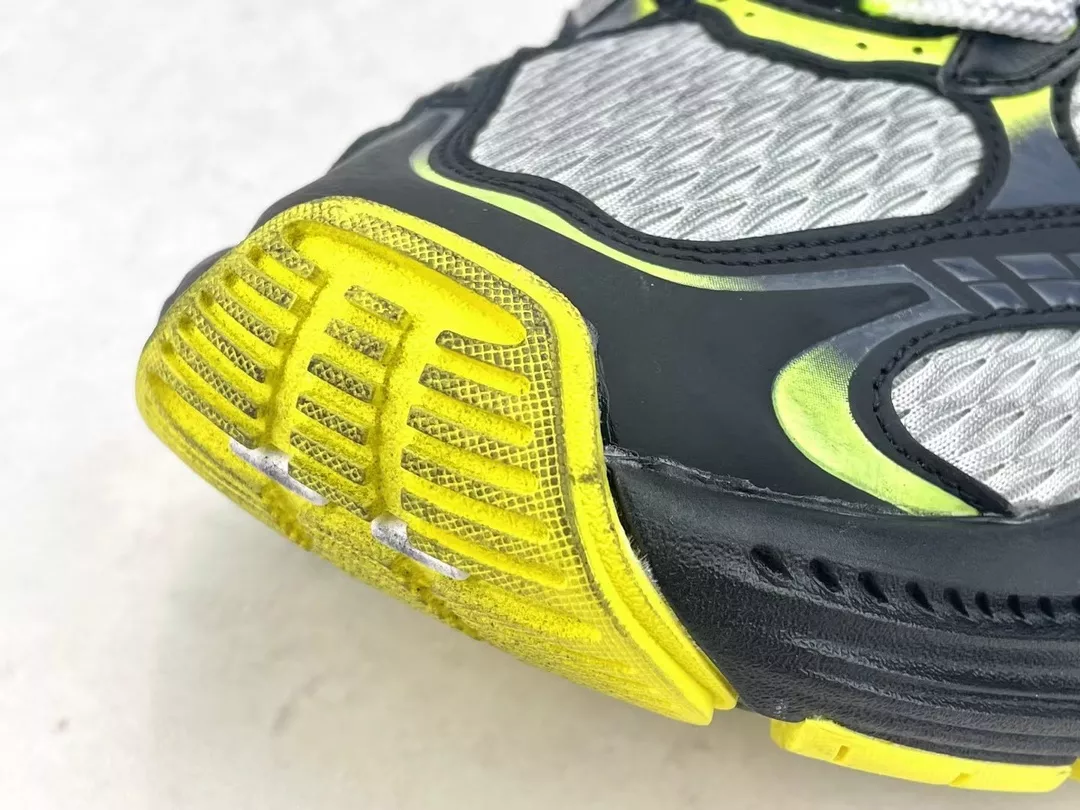 BALENCIAGA MEN'S 10XL SNEAKER IN GREY/YELLOW - BB272