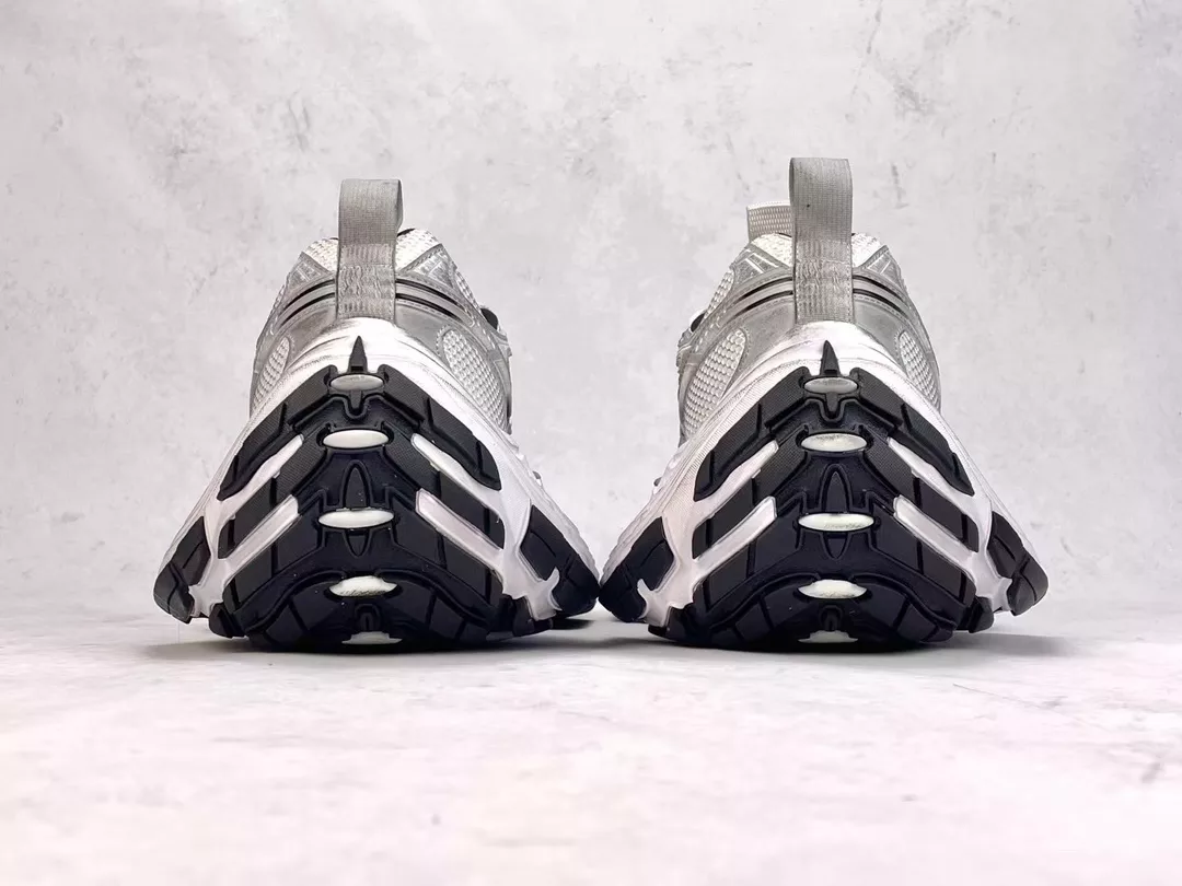 BALENCIAGA MEN'S 10XL SNEAKER IN WHITE/BLACK/GRIS - BB273