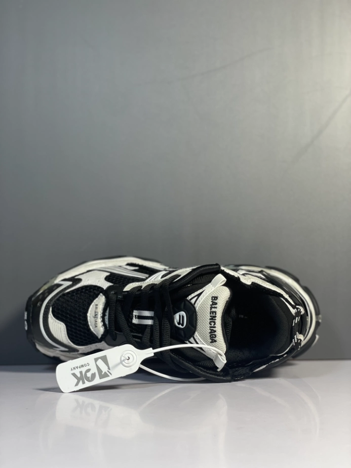 BALENCIAGA RUNNER SNEAKER IN BLACK AND WHITE MESH AND NYLON - BB266