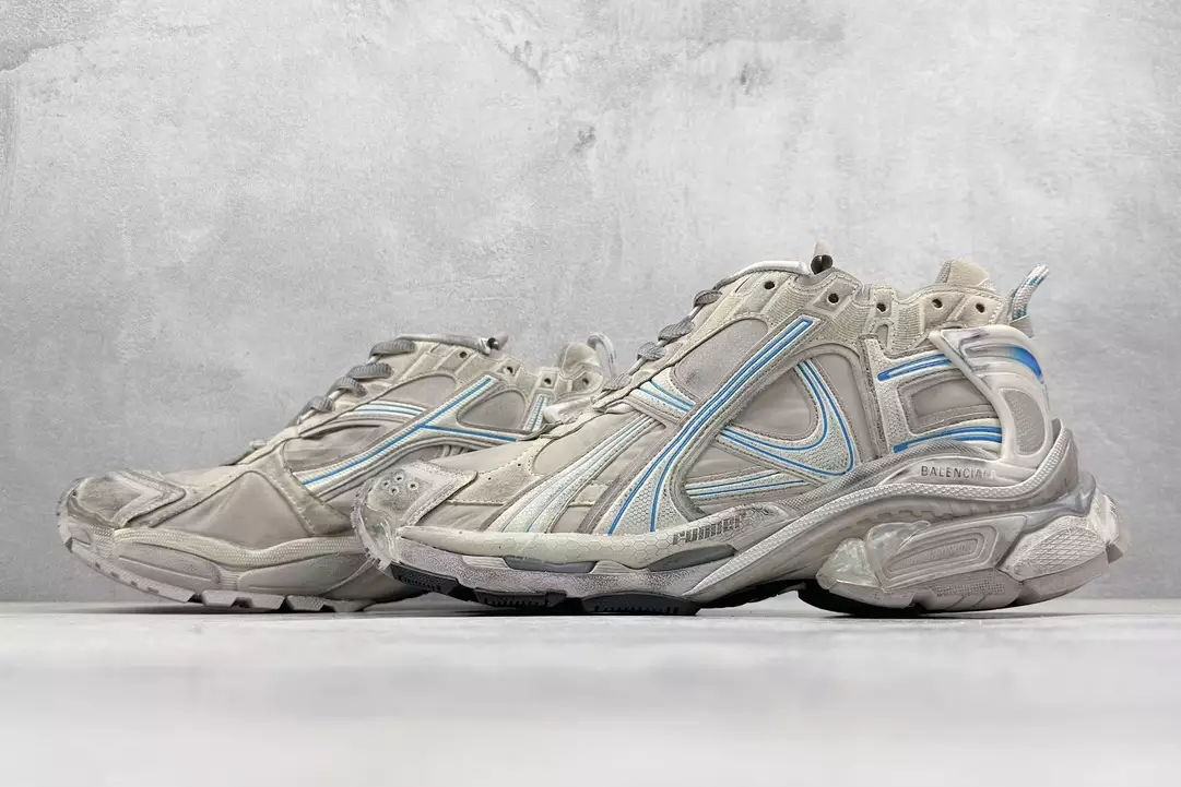 BALENCIAGA RUNNER SNEAKER IN TAUPE/BLUE - BB264