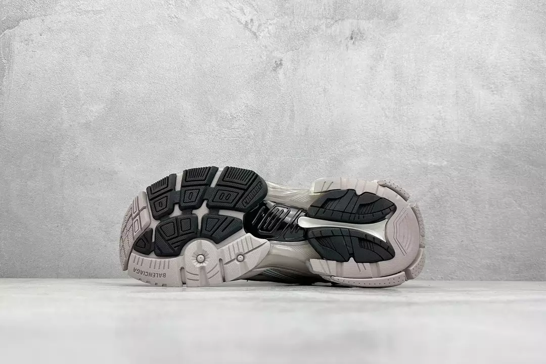 BALENCIAGA RUNNER SNEAKER IN TAUPE/BLUE - BB264