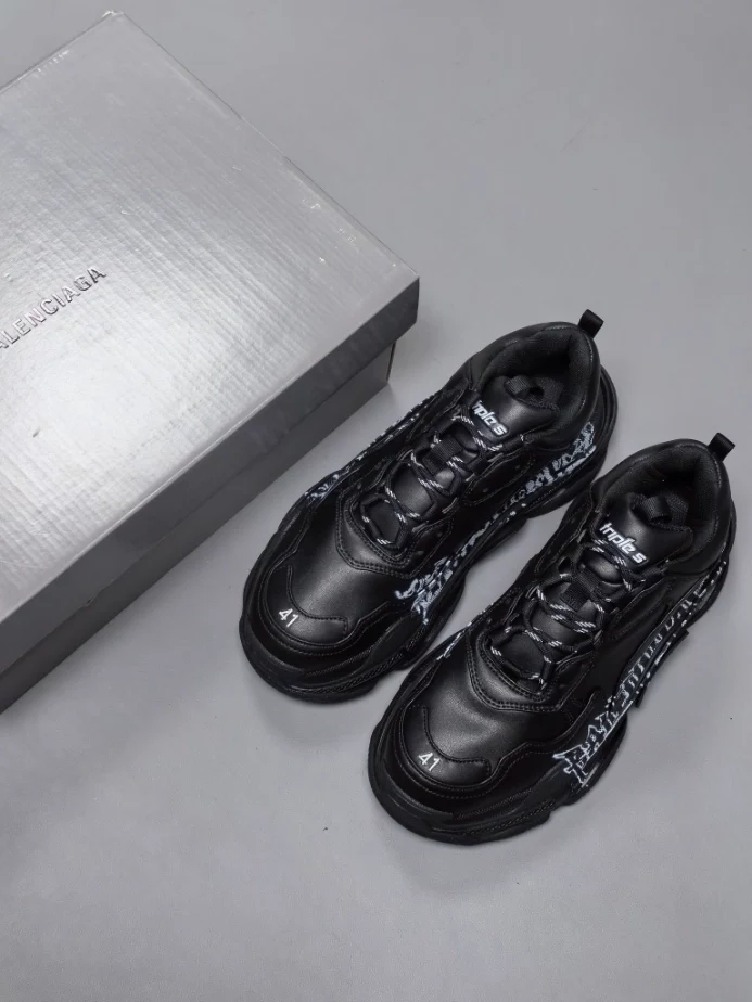 BALENCIAGA TRIPLE S SNEAKER IN BLACK AND WHITE DIY METAL ARTWORK PRINTED COWSKIN - BB270