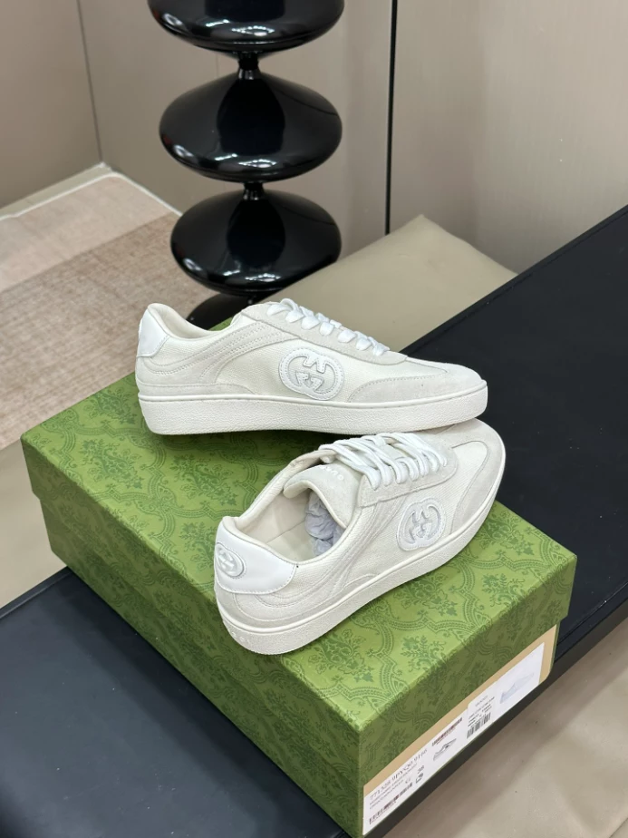 MEN'S GUCCI ACE SNEAKER WITH INTERLOCKING G - GC258