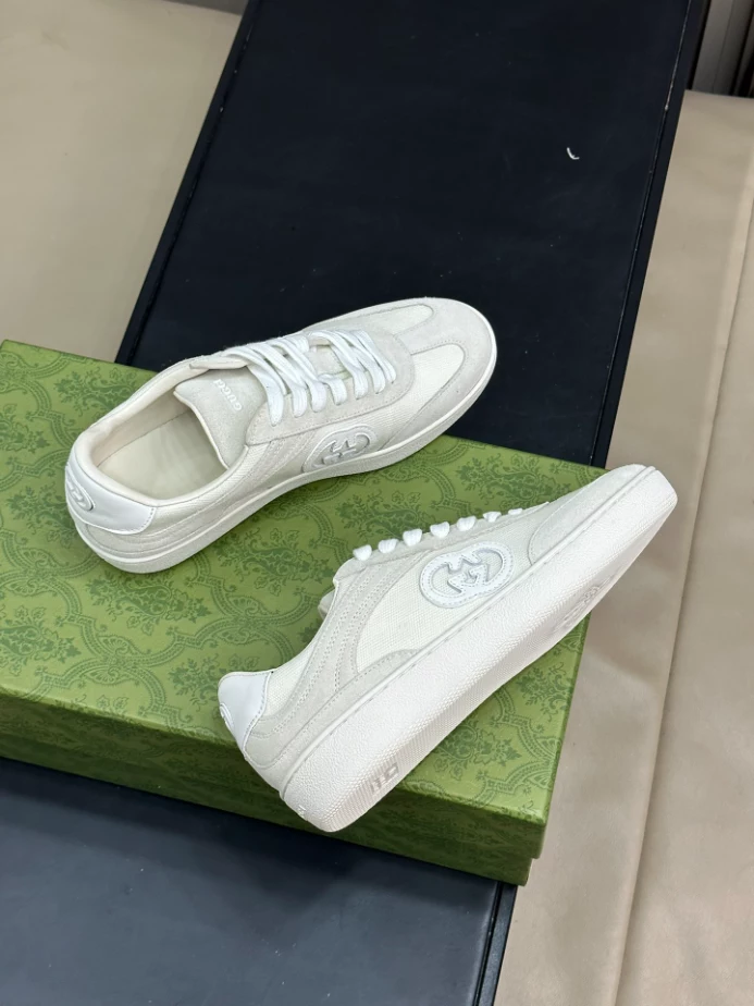 MEN'S GUCCI ACE SNEAKER WITH INTERLOCKING G - GC258