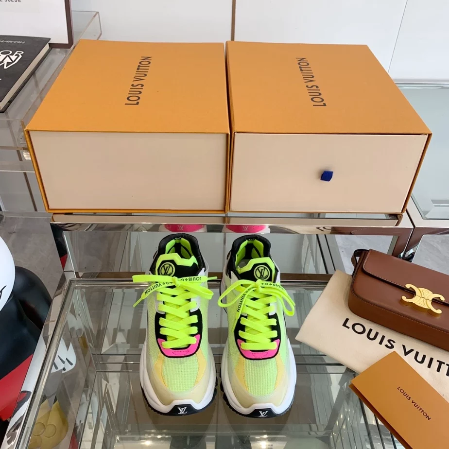 LV WOMEN'S RUN 55 SNEAKER