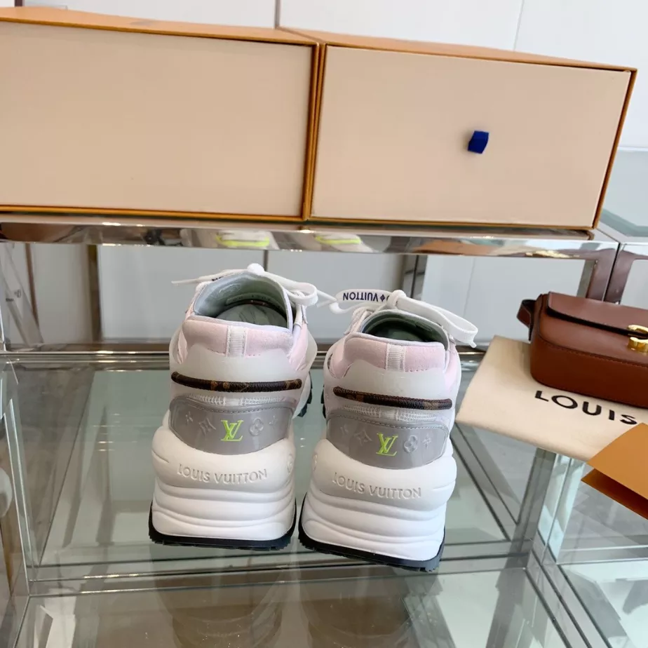 LV WOMEN'S RUN 55 SNEAKER