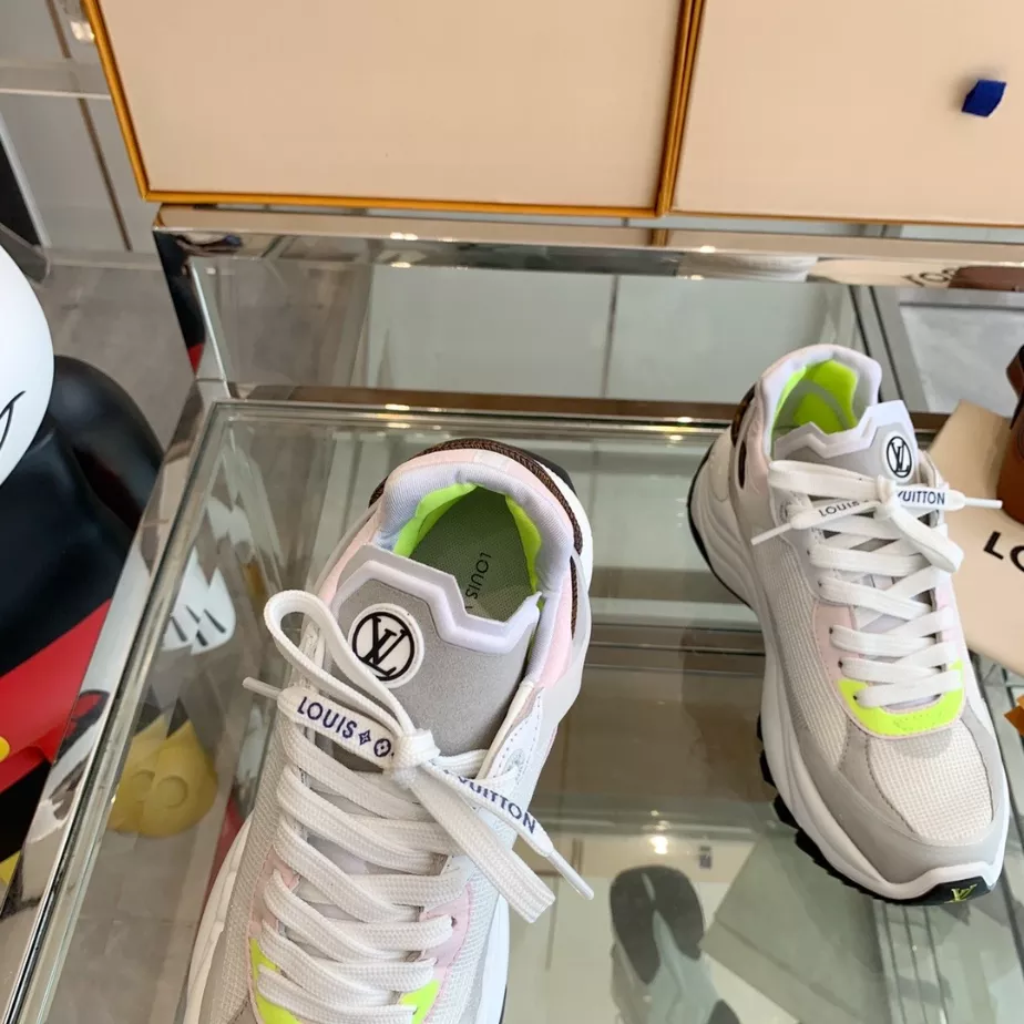 LV WOMEN'S RUN 55 SNEAKER