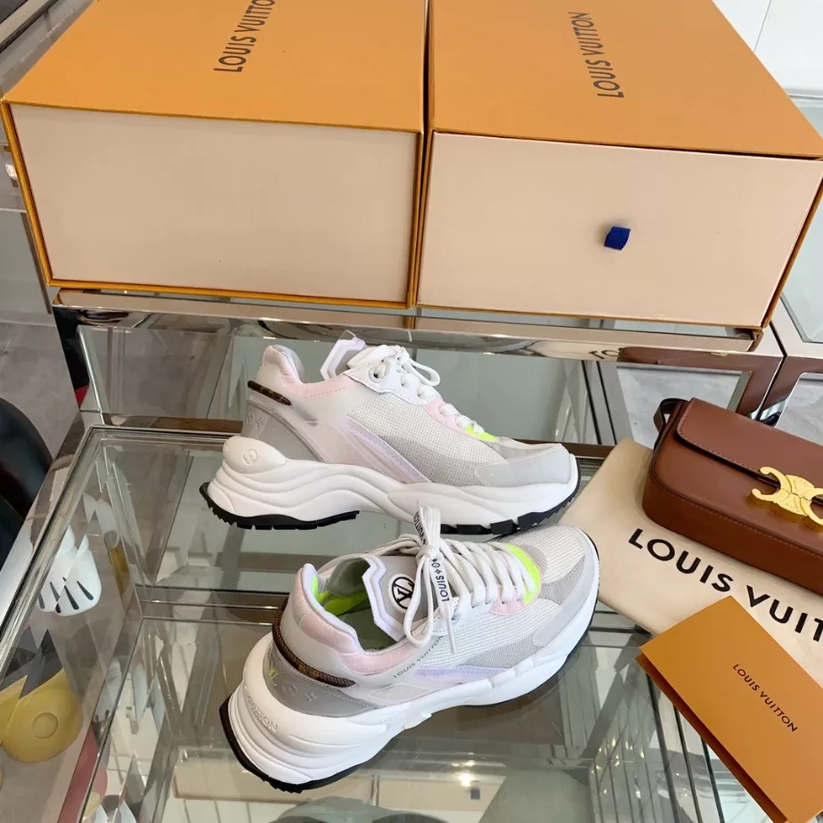 LV WOMEN'S RUN 55 SNEAKER