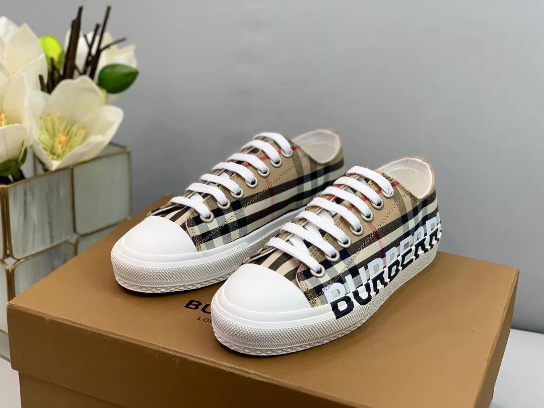 BURBERRY CHECK COTTON SNEAKERS - BBR126