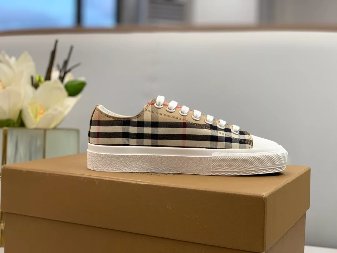 BURBERRY CHECK COTTON SNEAKERS - BBR126