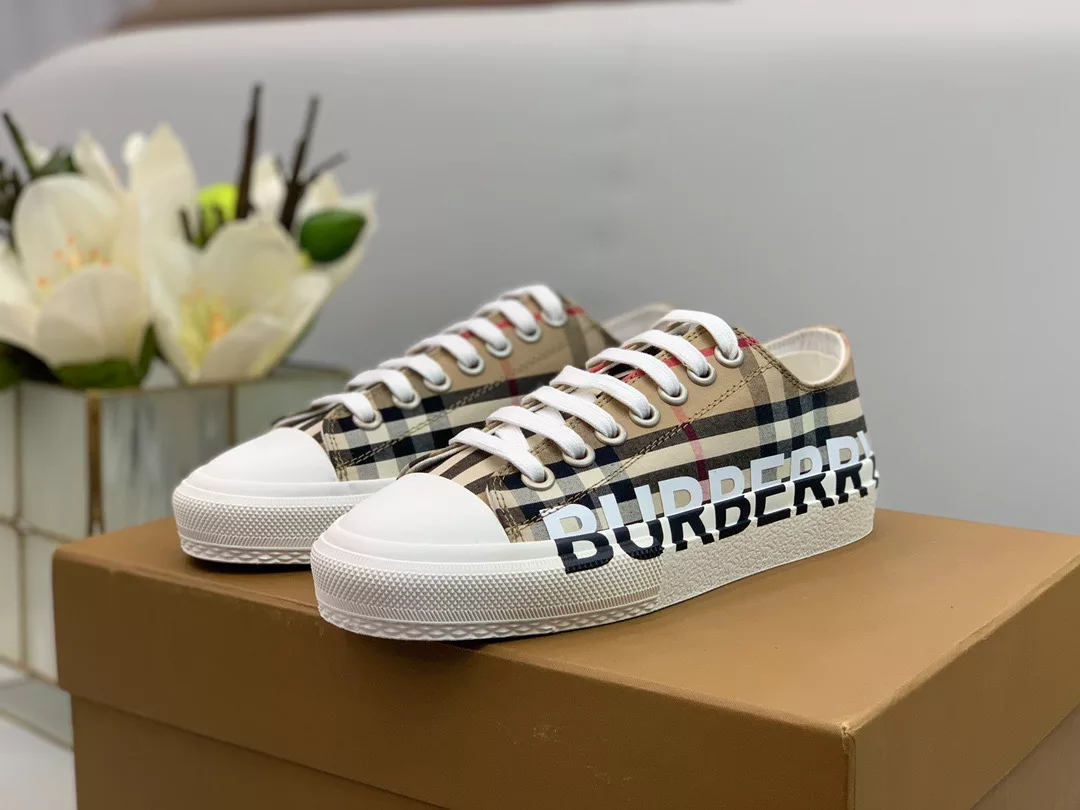 BURBERRY CHECK COTTON SNEAKERS - BBR126