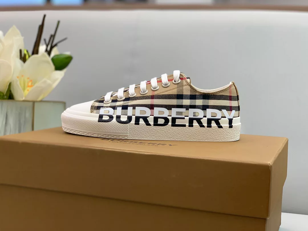 BURBERRY CHECK COTTON SNEAKERS - BBR126