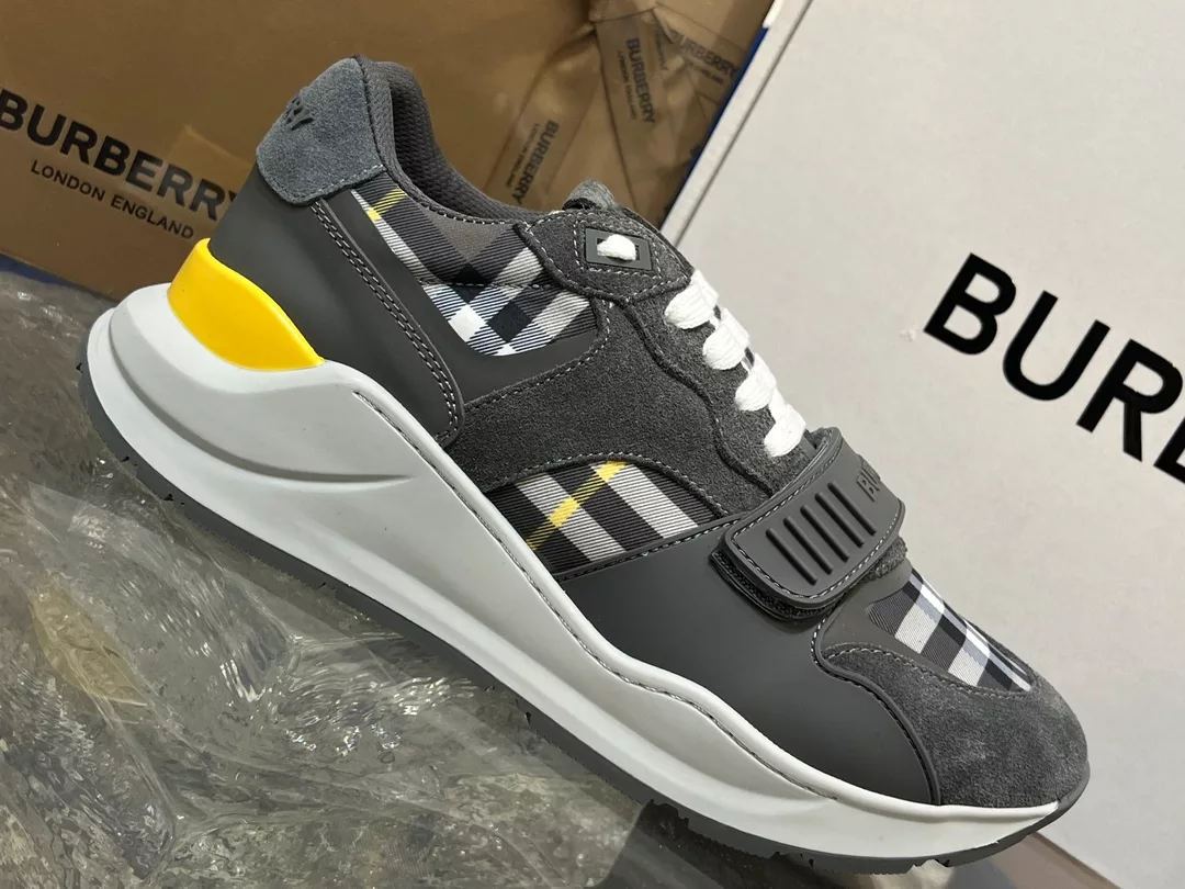 BURBERRY VINTAGE CHECK SNEAKERS - BBR110