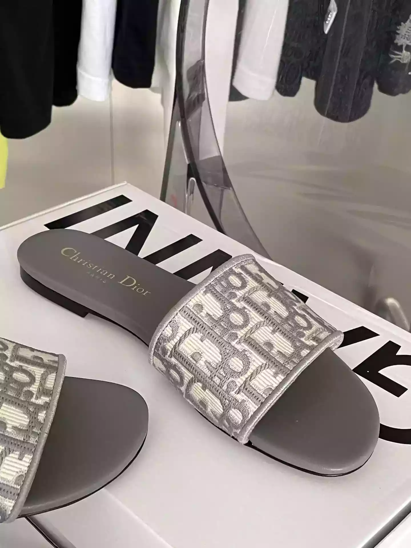 Dior New Arrival - SDD027