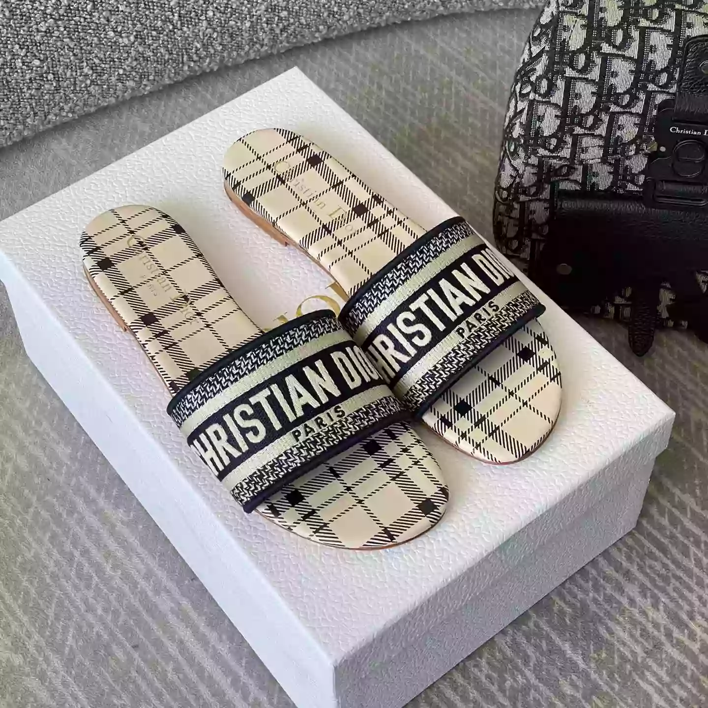 Dior Slippers - SDD005