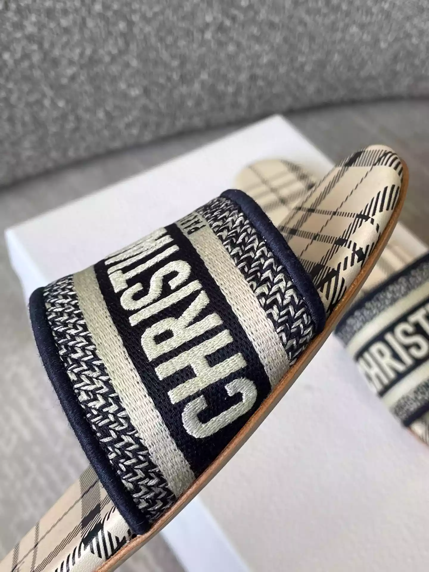 Dior Slippers - SDD005