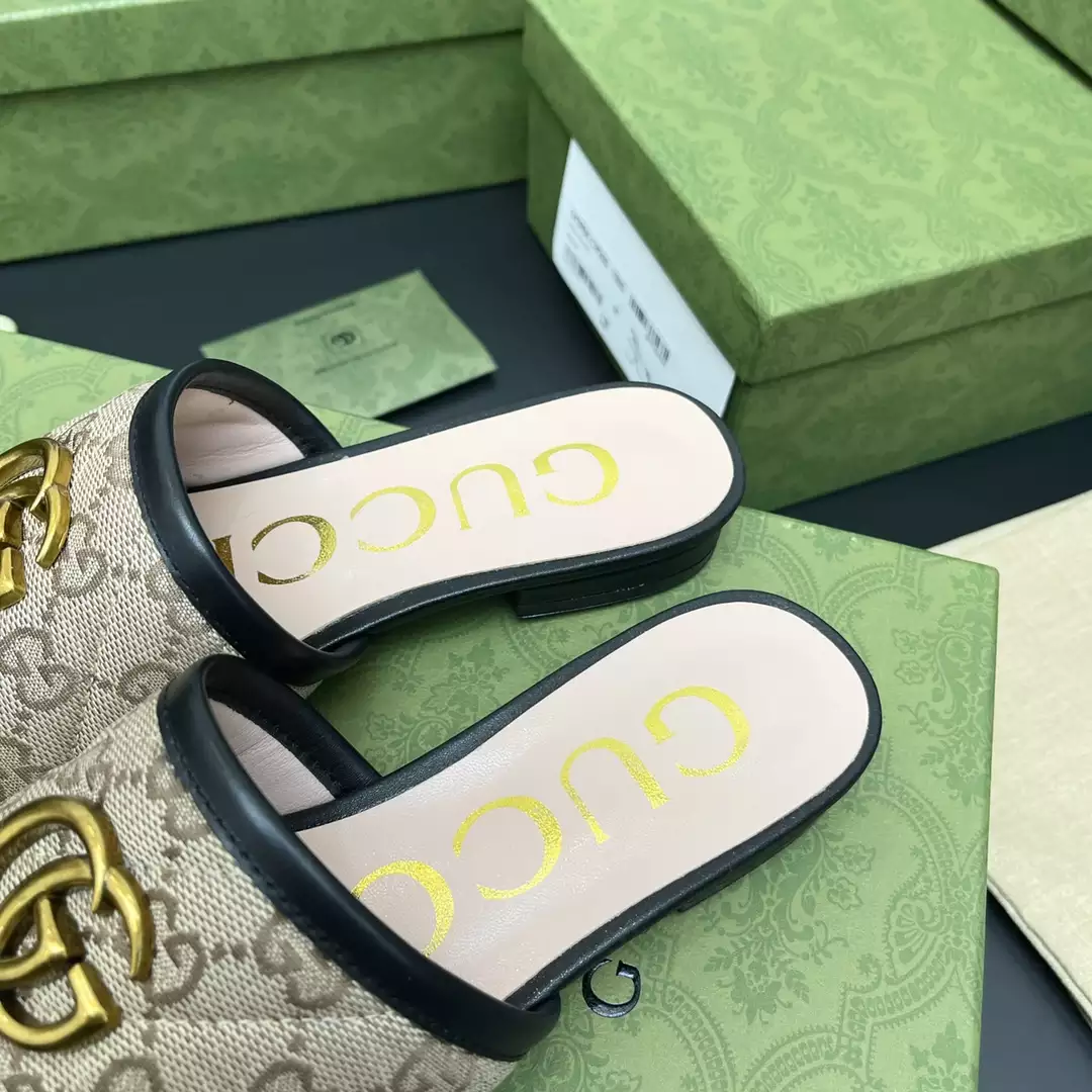 GUCCI SLIPPERS - SDG031