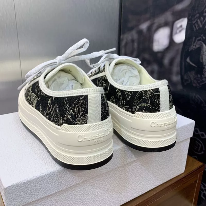 B22 SNEAKER